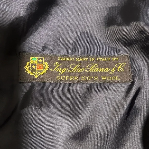 Brooks Brothers Navy Blazer with Gold Buttons. Loro Piana Fabric - Picture 2 of 5